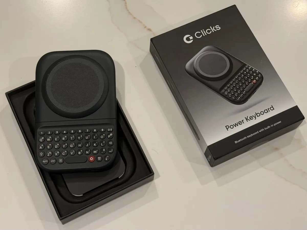 Clicks Power Keyboard 唔只賣懷舊:實體鍵盤效率值唔值多帶 180g?