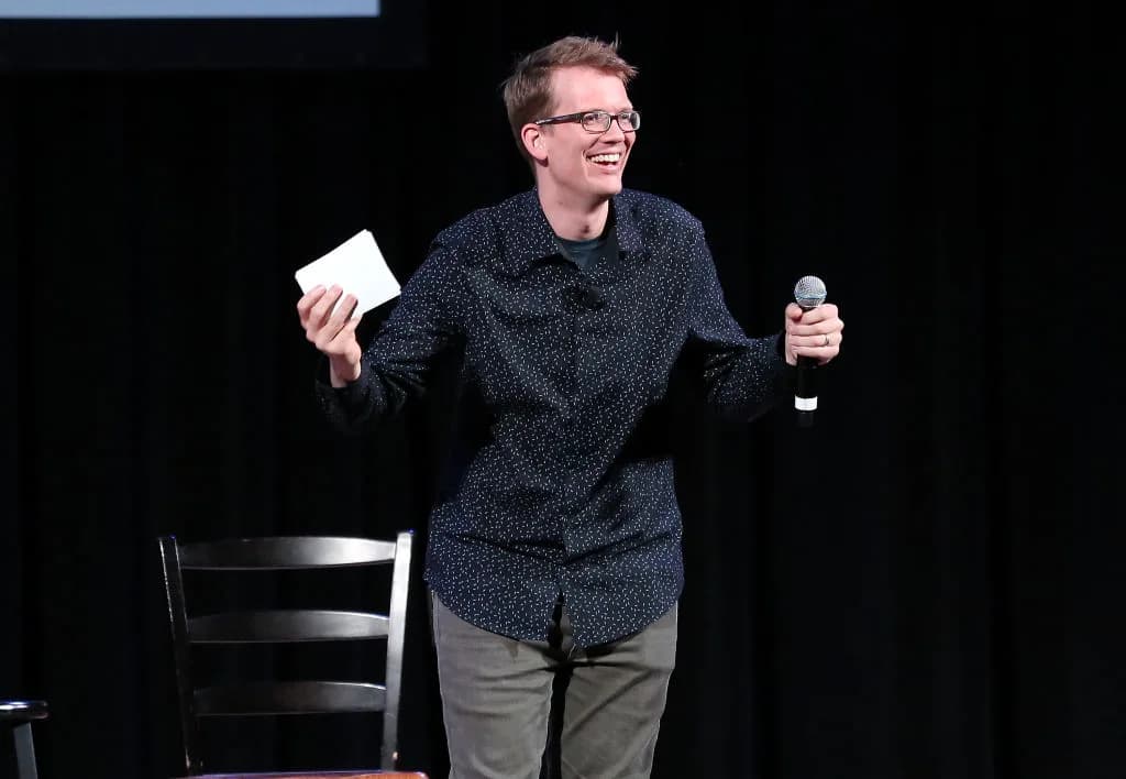 Hank Green 承認過度依賴 AI:ChatGPT 點解令人跌入愈做愈多循環