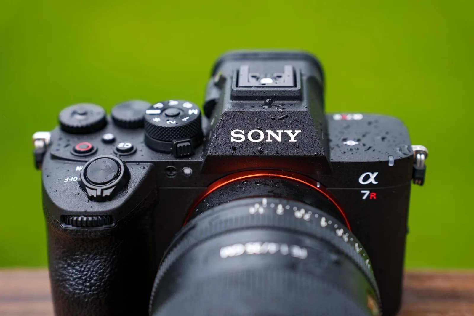 Sony A7R VI 高像素終於唔再慢,但 A7R V 用家值唔值得加錢換?