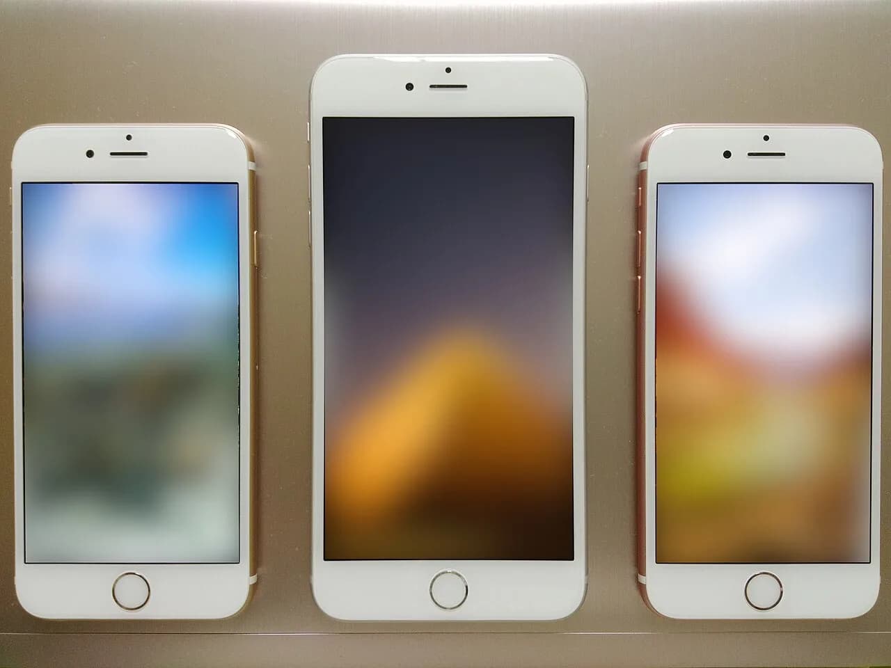 iPhone Duo 評價爭議:摺疊手機應先解決大螢幕定位