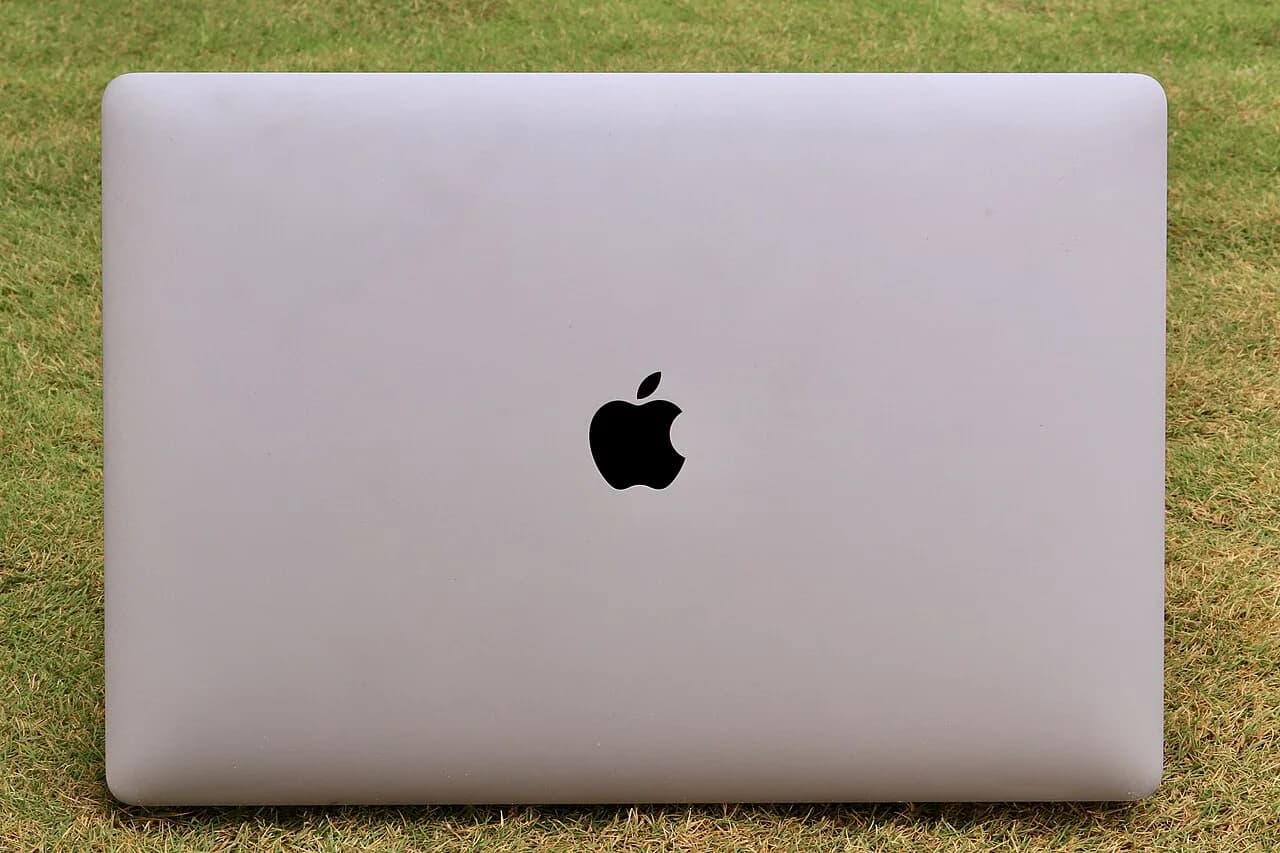 傳首部觸控 MacBook Pro 11 月登場,macOS 操作或迎介面重整