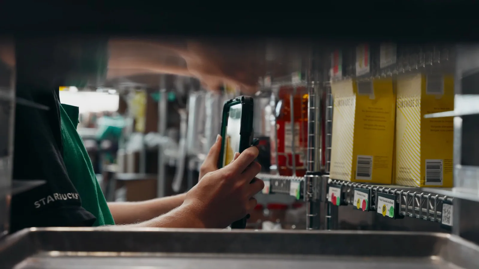 Starbucks 北美 AI 盤點九個月就停用：香港零售導入前要問咩