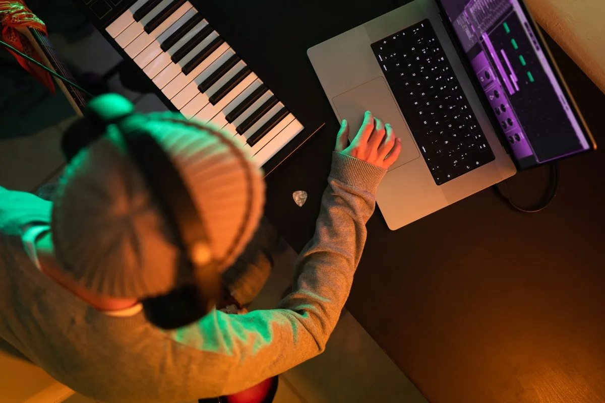 Stable Audio 3.0 可出六分鐘歌：香港創作者要睇本機 AI、API 同版權風險