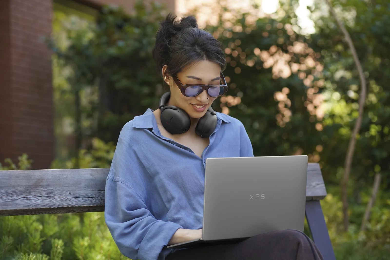 Dell XPS 13 平價回歸：香港學生等港行，定先買 MacBook Neo？