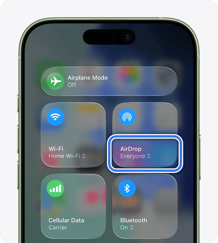iPhone 控制中心入面 AirDrop 設為 Everyone for 10 Minutes 嘅畫面