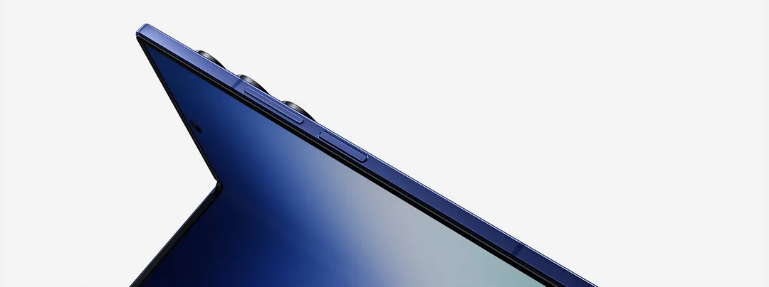 Galaxy Z Fold7 官方產品圖,展示機身同內外屏