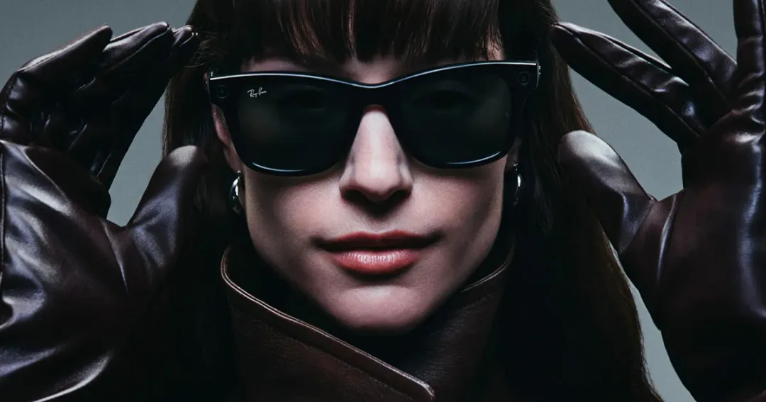 Ray-Ban Meta 官方產品頁主圖，展示內置鏡頭嘅眼鏡款式
