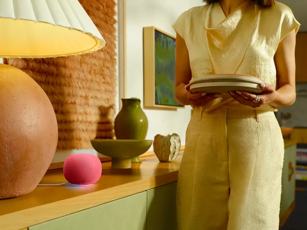 Google Home Speaker 底部燈環亮起嘅官方示意圖