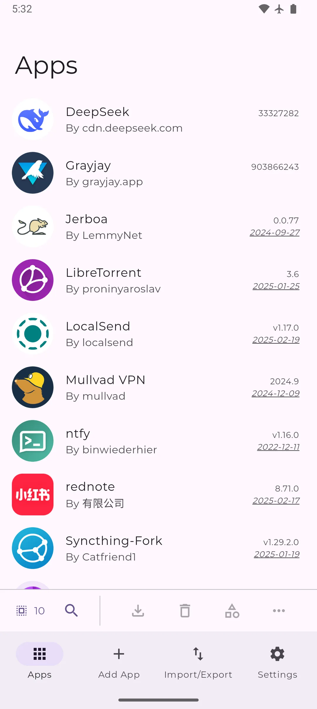 Obtainium app 主畫面,列出已加入追蹤嘅 app