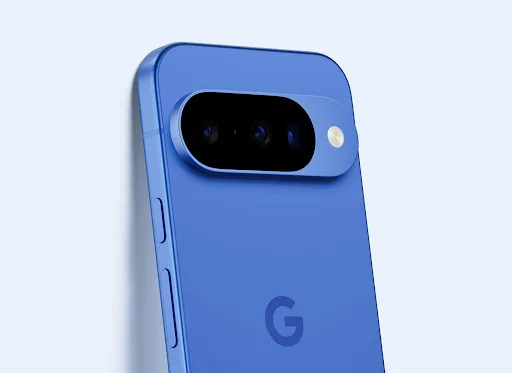 Pixel 10 Indigo 配色背面近鏡，見到相機模組
