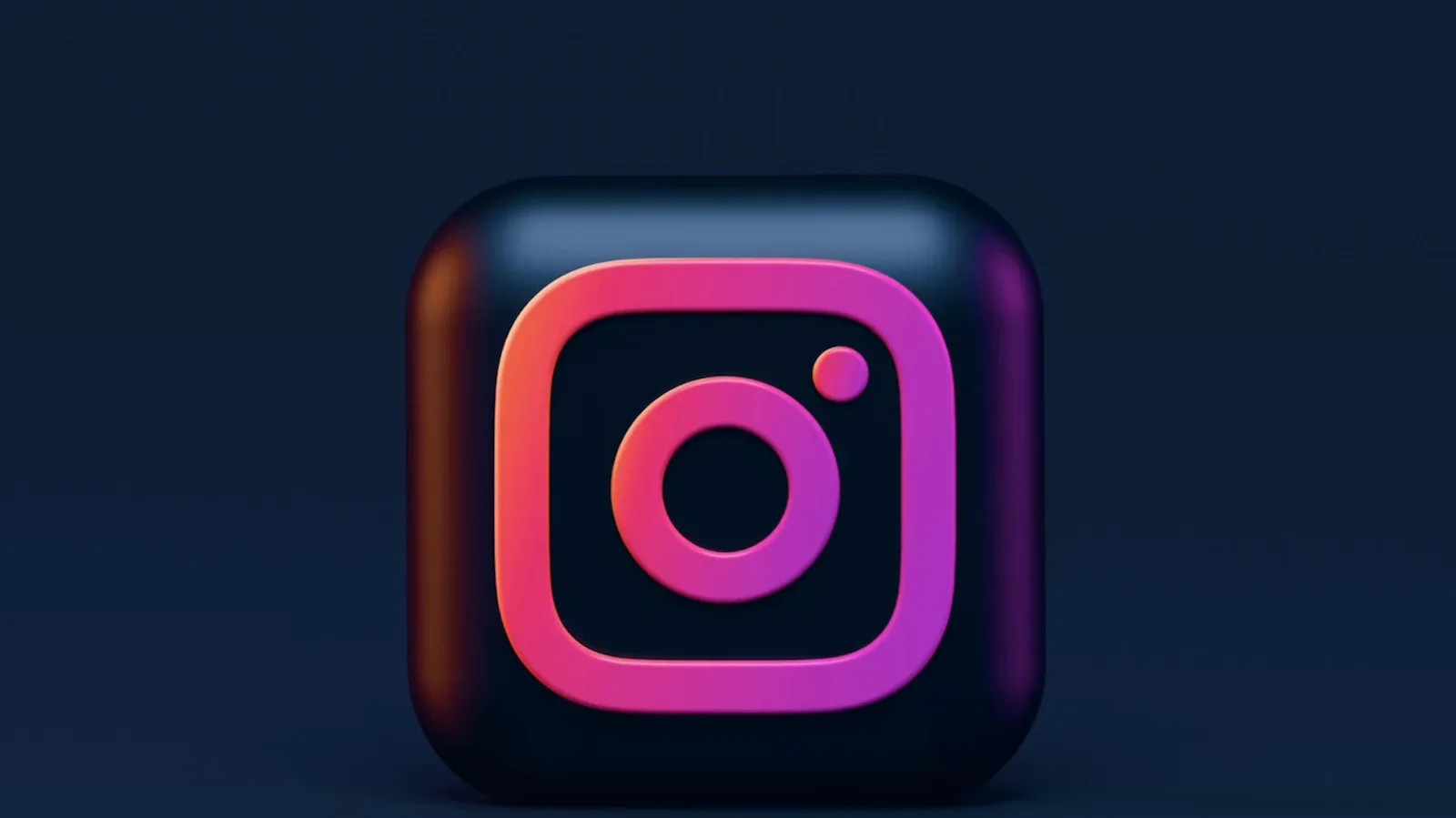 Instagram carousel 可逐張加 caption,20 張相終於唔使迫埋一段講