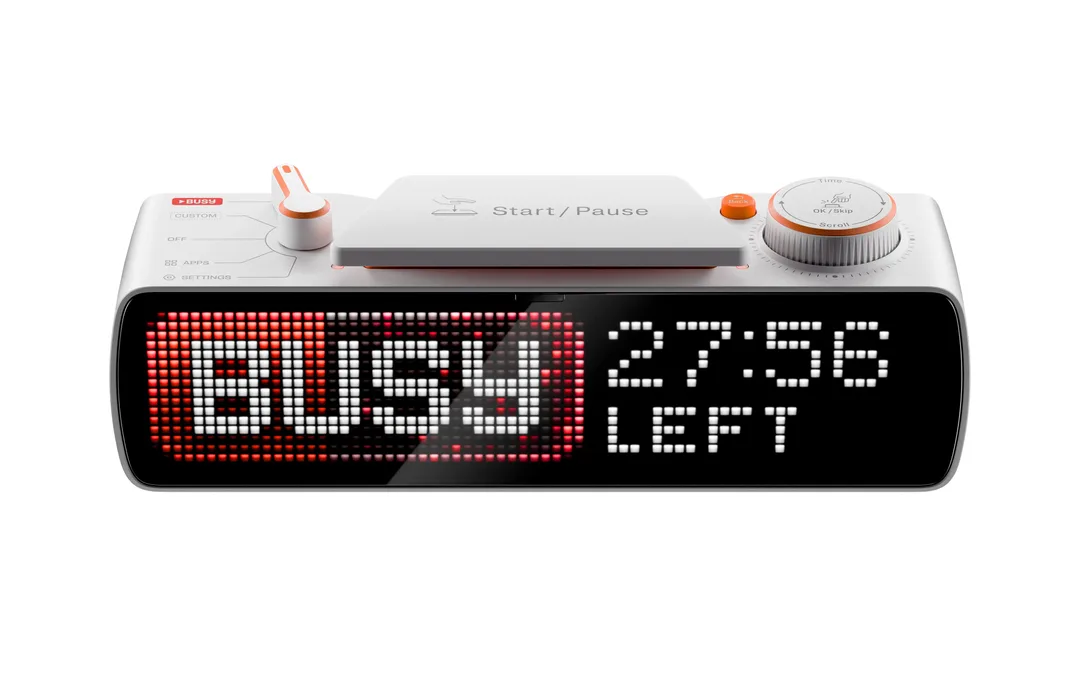 BUSY Bar 正面顯示 BUSY 同倒數 timer,放喺枱面使用
