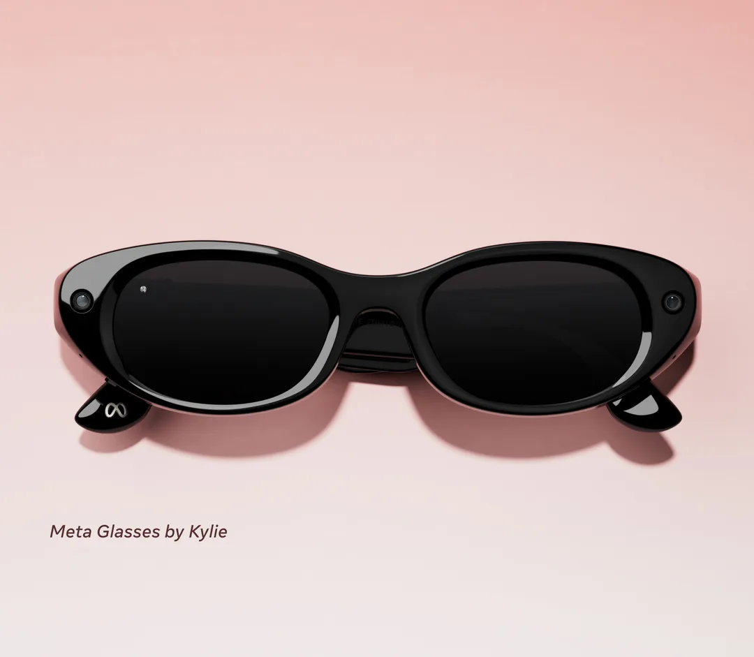 Meta Glasses 官方展示圖,見到唔同款式放喺一起