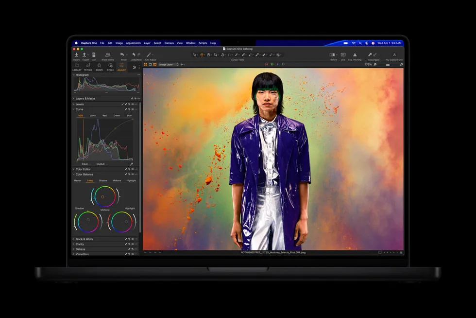 M5 Pro/Max MacBook Pro 開住相片編輯 app 嘅官方產品圖