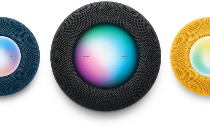 藍色同黃色 HomePod mini 配合午夜暗色 HomePod，頂部亮起 Siri 燈光