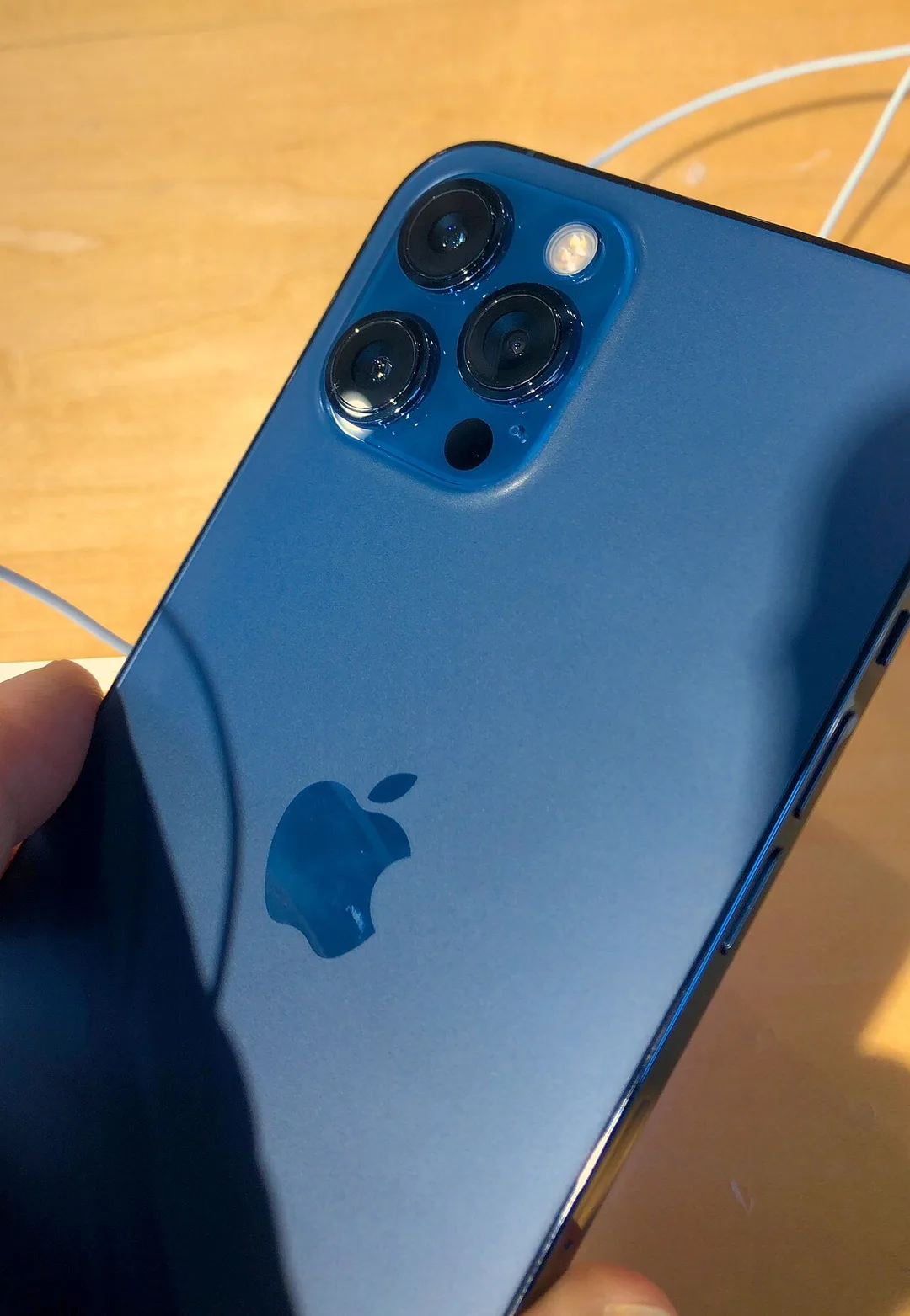 iPhone 18 Pro Max 會唔會再貴?拆解 2nm 晶片同記憶體成本