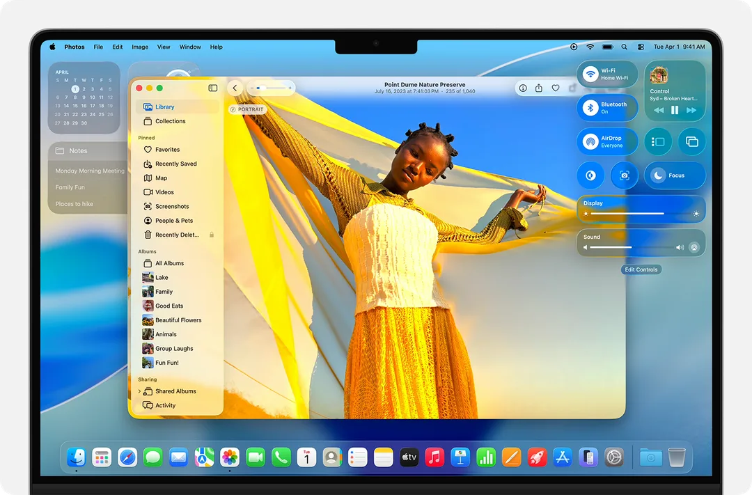 Mac 畫面顯示 macOS Tahoe 相片 app 介面