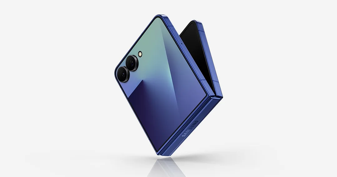 Galaxy Z Flip7 機身同外屏嘅官方產品圖
