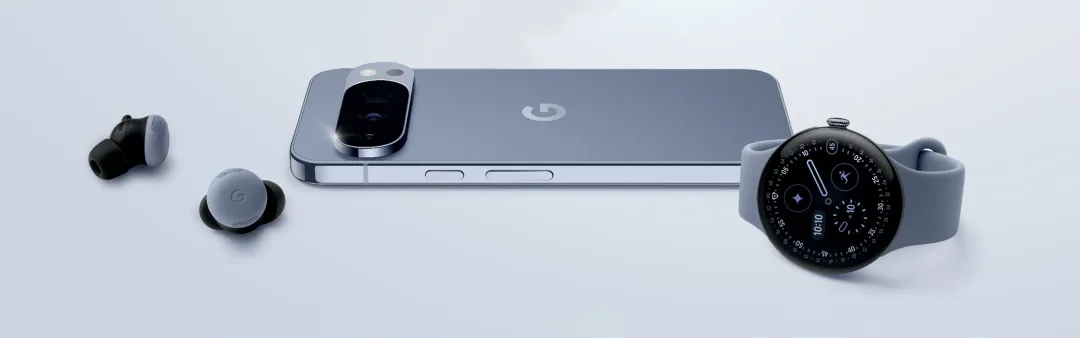 Pixel 10 手機、耳機同手錶排喺淺灰色背景上