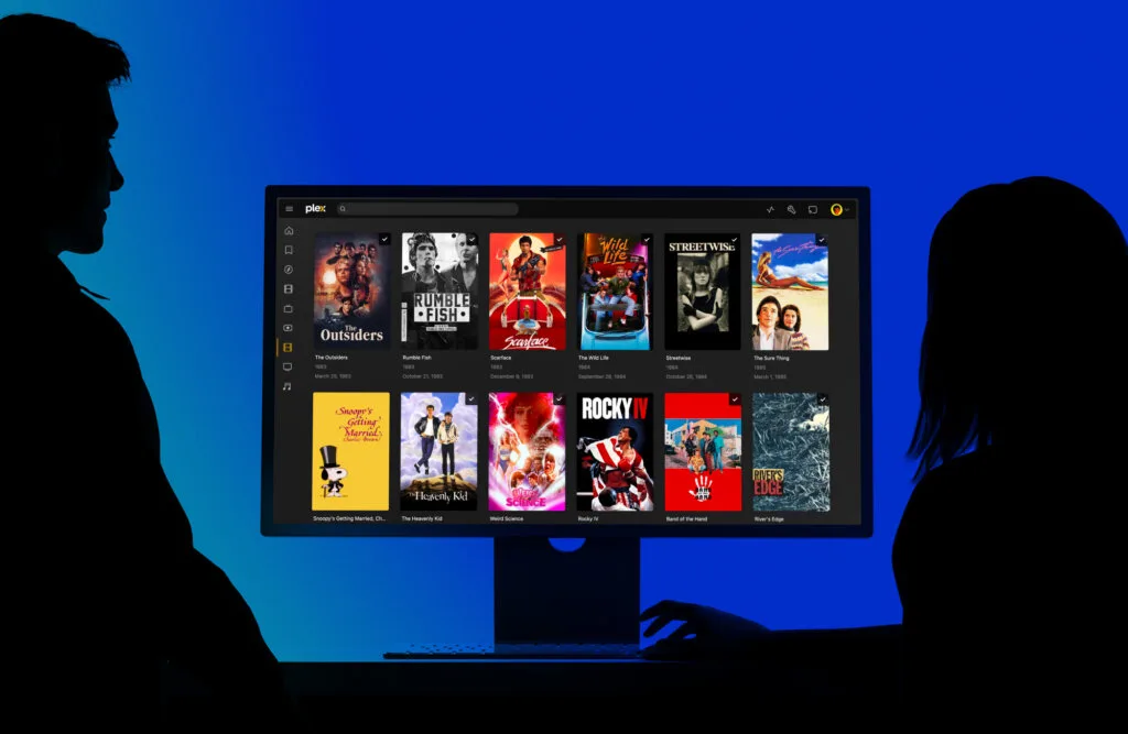 Plex 產品頁入面顯示個人媒體庫海報牆同桌面介面