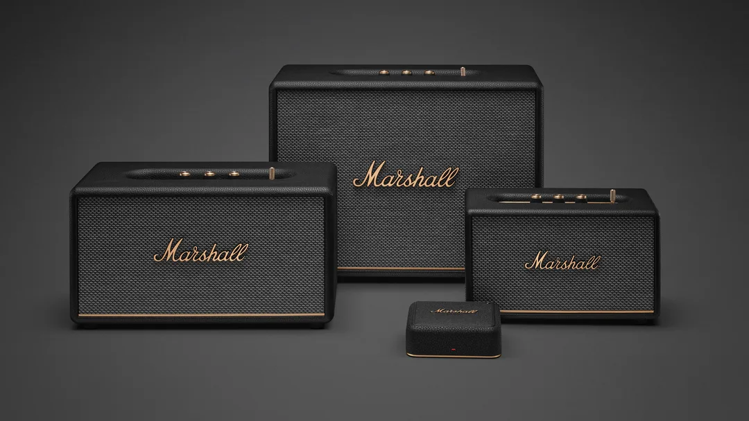 Heddon hub 同多隻 Marshall 喇叭一齊擺放，示範多房同步玩法