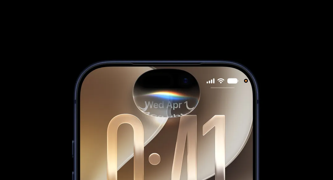 iPhone 畫面頂部顯示 iOS 27 嘅 Siri AI 對話泡泡