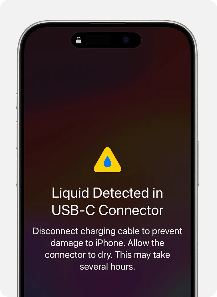 iPhone 畫面顯示 USB-C 插口偵測到液體,提示用家拔走充電線