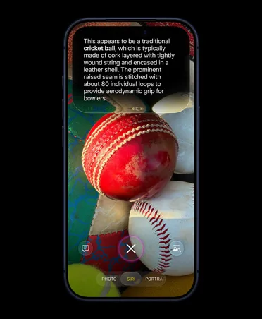 iPhone 相機畫面用 Siri 同視覺智能辨認眼前物件，示範 Apple 現有 AI 視覺功能