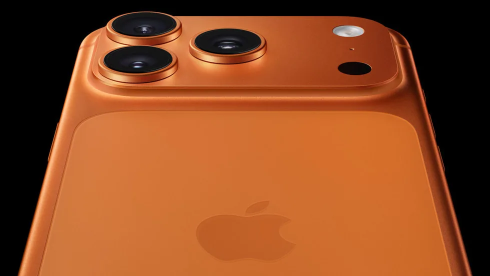iPhone 17 Pro 機背鏡頭近鏡,代表而家現售嘅 Pro 系列