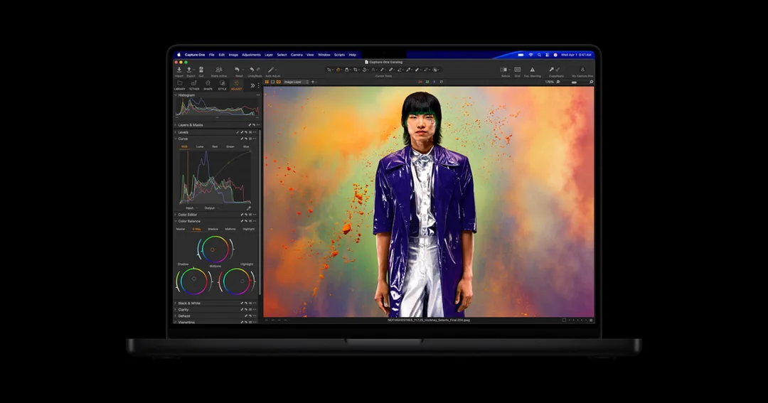 展示專業影像工作畫面嘅 M5 Pro／M5 Max MacBook Pro