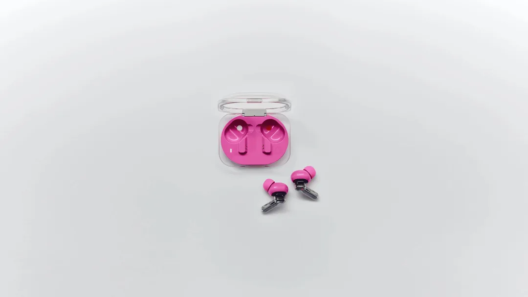 粉紅色 Nothing Ear (3a) 耳機同充電盒