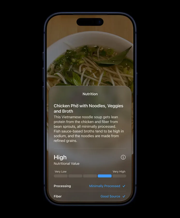 iPhone 喺相機 Siri 模式辨認雞湯河粉,再顯示相關營養資料