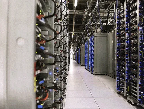 Google sustainability 頁面入面嘅 data center 機櫃通道
