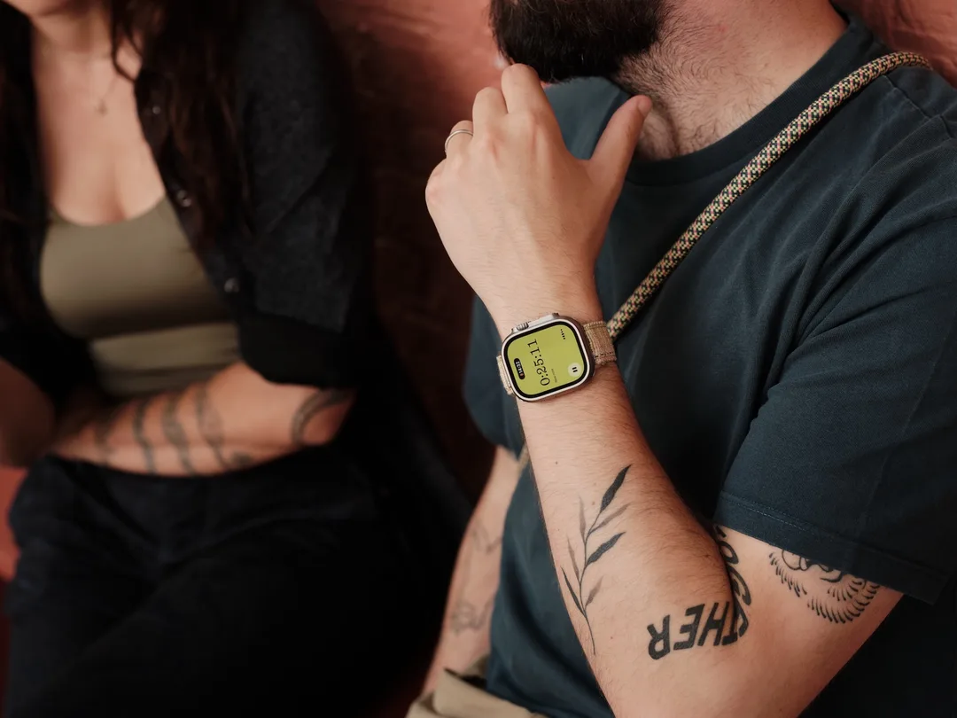 Apple Watch 顯示 Granola 會議筆記開始畫面