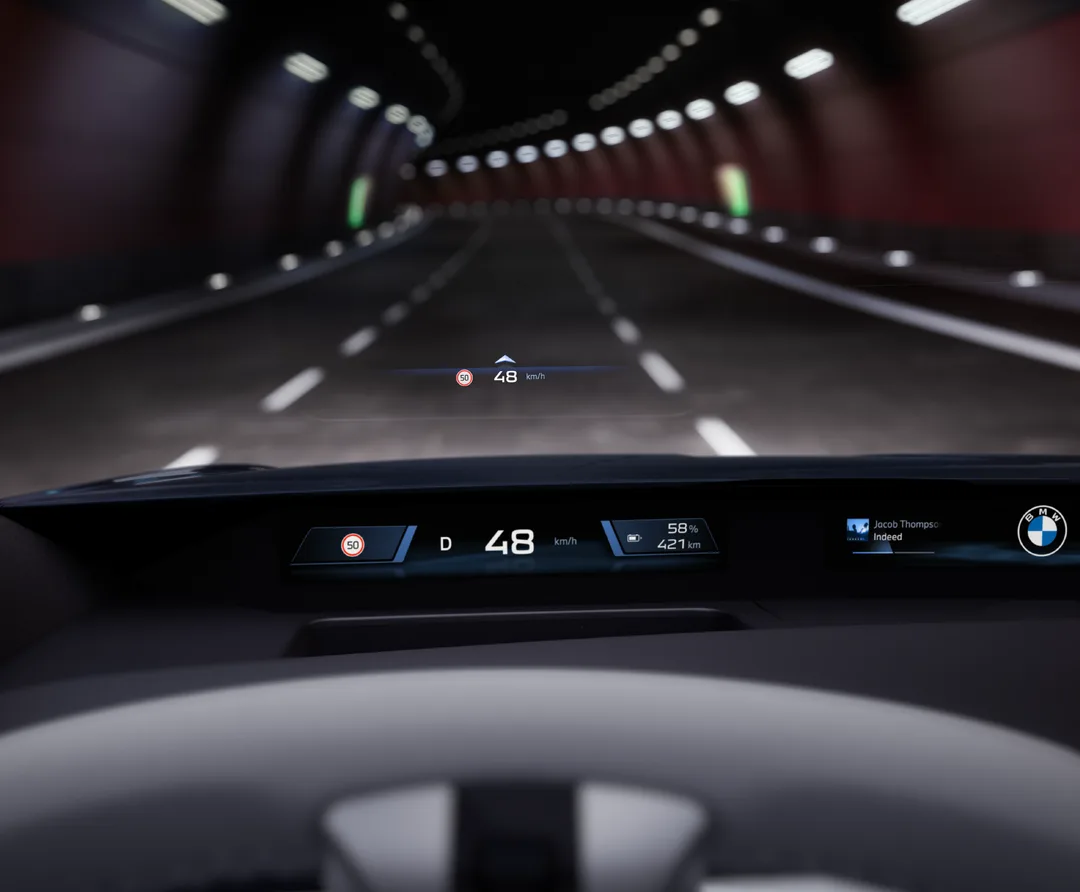 BMW iX3 以 Panoramic Vision 配合 3D HUD 顯示車速同導航提示