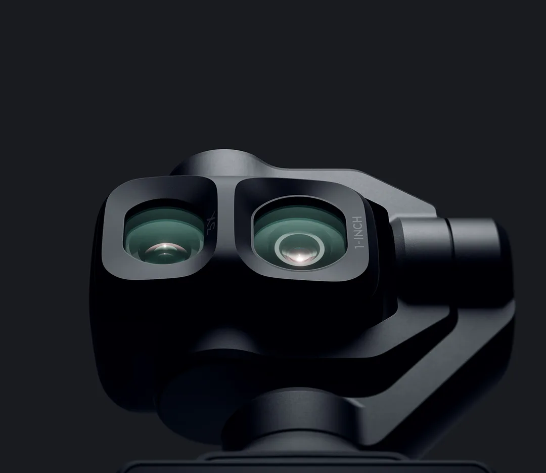 DJI Osmo Pocket 4P 機頭特寫，展示 60mm 中焦同 1 吋廣角雙鏡配置。