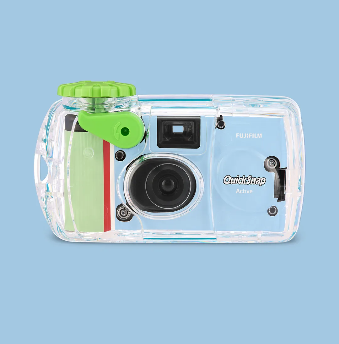 Fujifilm QuickSnap Active 正面,透明防水殼同大綠色轉片掣