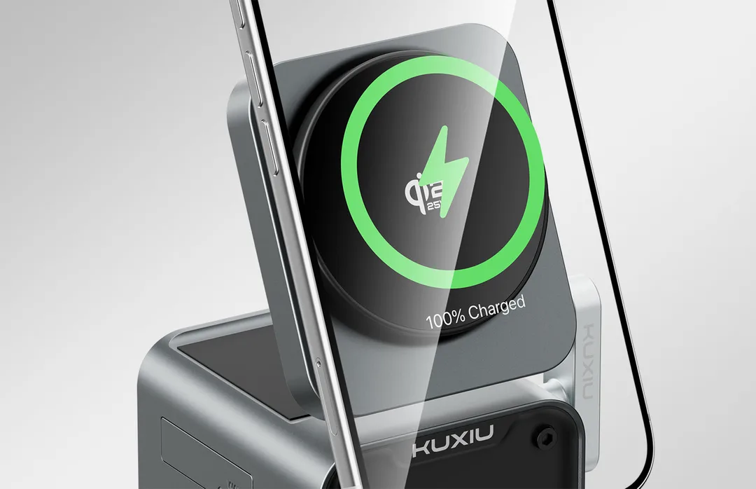 手機放喺 Kuxiu D5 磁吸充電位上面
