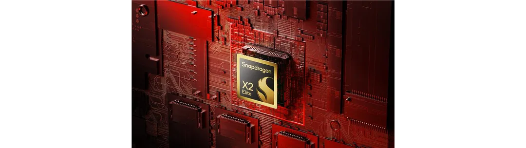 紅色電路板中央嘅 Snapdragon X2 Elite 電腦晶片