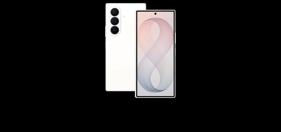 雪絨白 Galaxy Z Fold8 Ultra 機背同機面屏幕並排展示