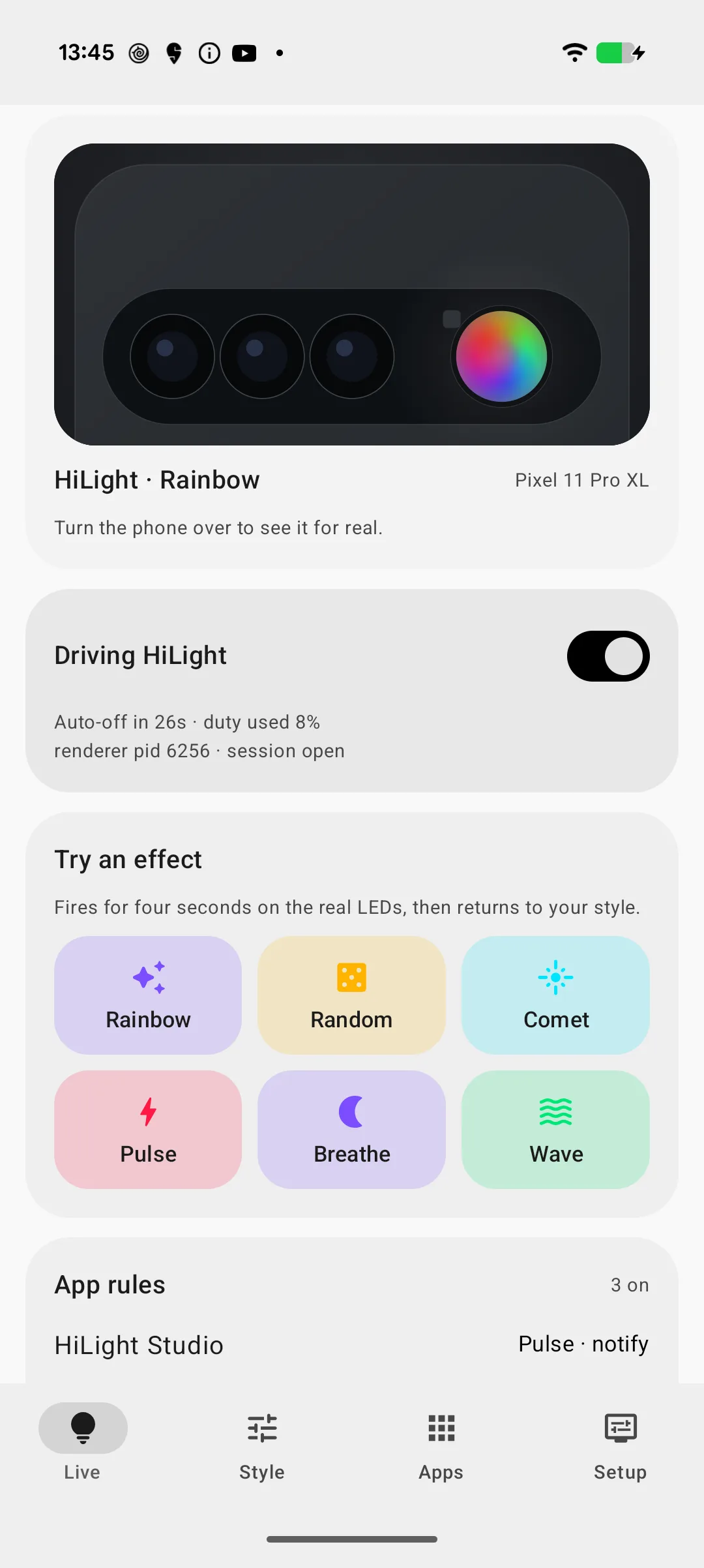 Pixel 11 Pro XL 機背 HiLight 顯示彩虹燈效，旁邊係 HiLight Studio 即時控制畫面