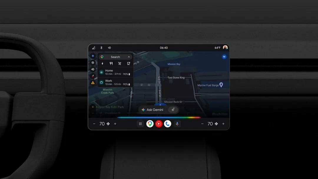配備 Google built-in 嘅汽車屏幕顯示 Gemini 導航介面