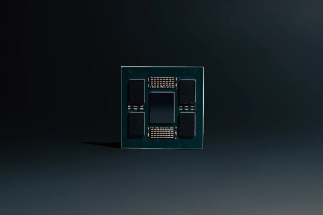 Waymo 公開嘅自研 5nm ASIC 晶片實物