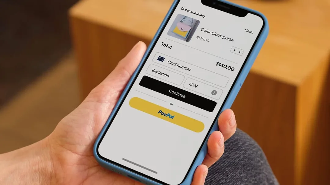PayPal 官方網上結帳頁面展示手機付款介面