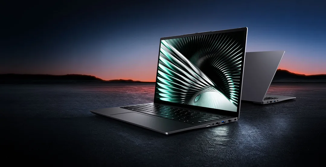 CHUWI UniBook 打開同合上擺放嘅官方產品圖