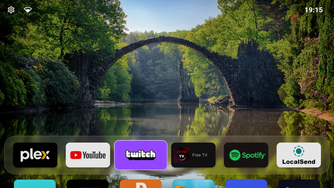 Arc Launcher 官方示範首頁，以方格排列電視入面嘅 app